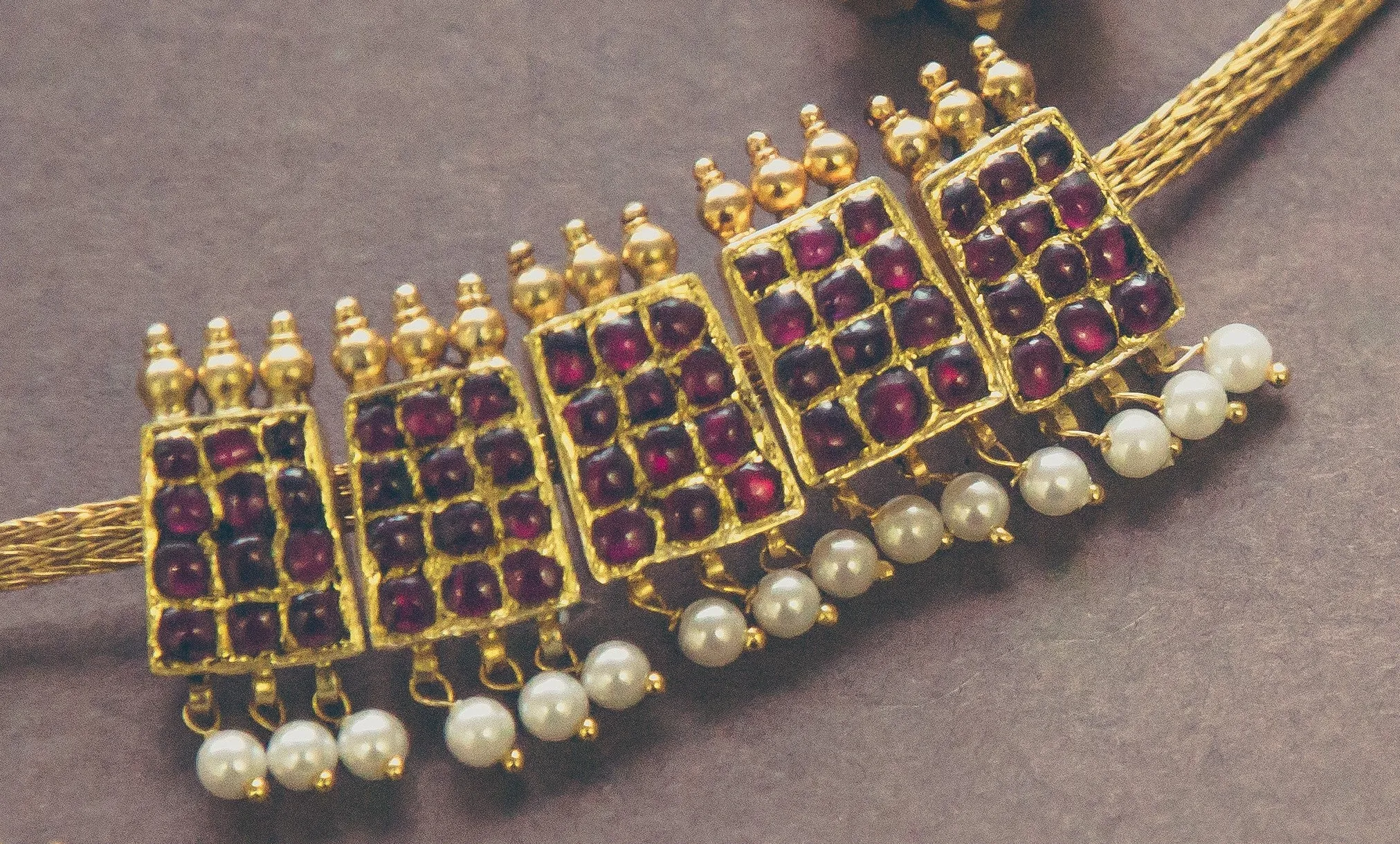 Poothali Choker